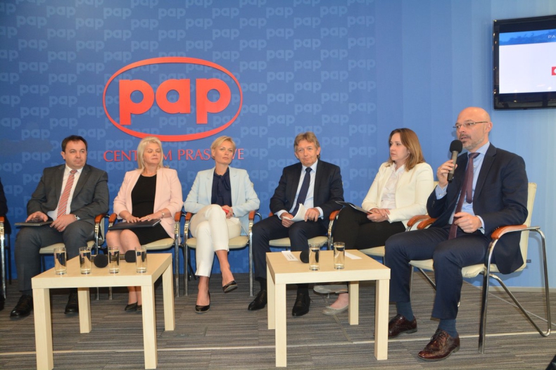 Debata PAP: Elektryfikacja transportu nieunikniona - GospodarkaMorska.pl