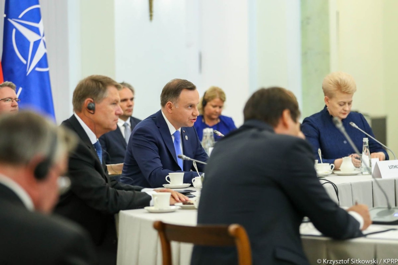 Prezydent: Wysunięta obecność NATO na wsch. flance powinna mieć komponent morski i powietrzny - GospodarkaMorska.pl