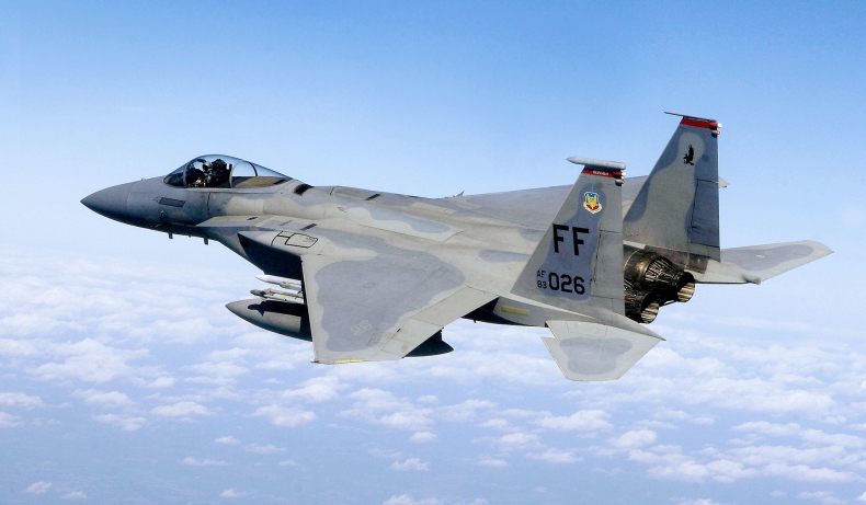 Japonia: Amerykański myśliwiec F-15 rozbił się w pobliżu Okinawy - GospodarkaMorska.pl