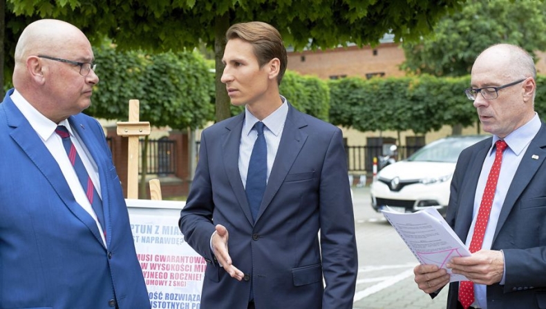 Gdańsk: Płażyński ujawnia umowę miasta z Saur Neptun Gdańsk - GospodarkaMorska.pl