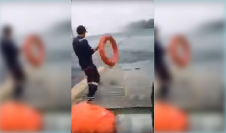 Indonezja: 180 osób zaginionych po zatonięciu promu na jeziorze Toba - GospodarkaMorska.pl