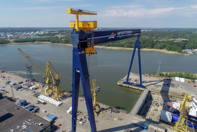 Największa suwnica w krajach północnych przekazana do Meyer Turku (wideo) - GospodarkaMorska.pl