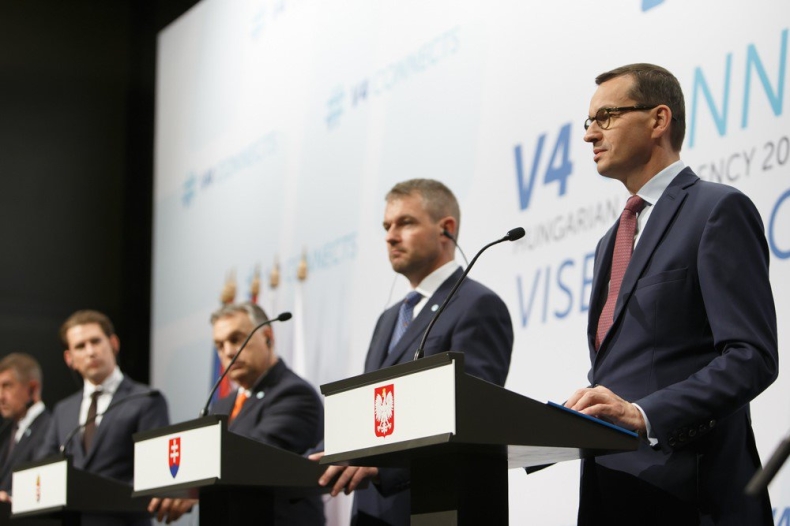 Morawiecki: Nie należymy do klubu przyjaciół relokacji uchodźców - GospodarkaMorska.pl