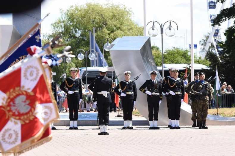 Uroczyste odsłonięcie pomnika Polski Morskiej - GospodarkaMorska.pl