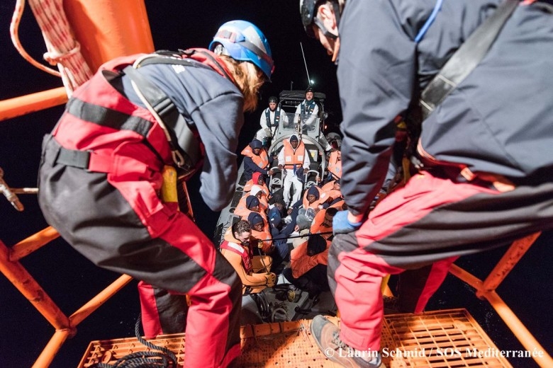 Niemcy: CDU popiera kontynuowanie przez Merkel rozmów w sprawie migracji - GospodarkaMorska.pl