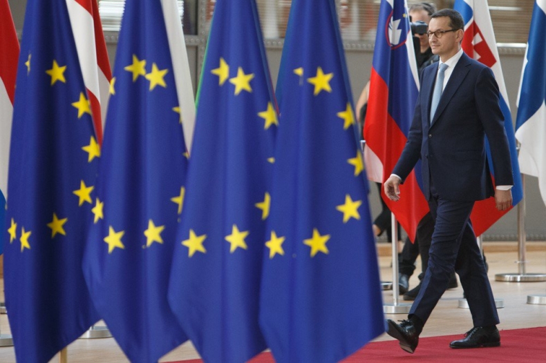 Premier: Zgodzimy się na platformy dla uchodźców, jeśli będą poza UE - GospodarkaMorska.pl