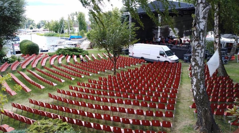 Szczecin: Muzyka Nat King Cole’a na przystani - GospodarkaMorska.pl