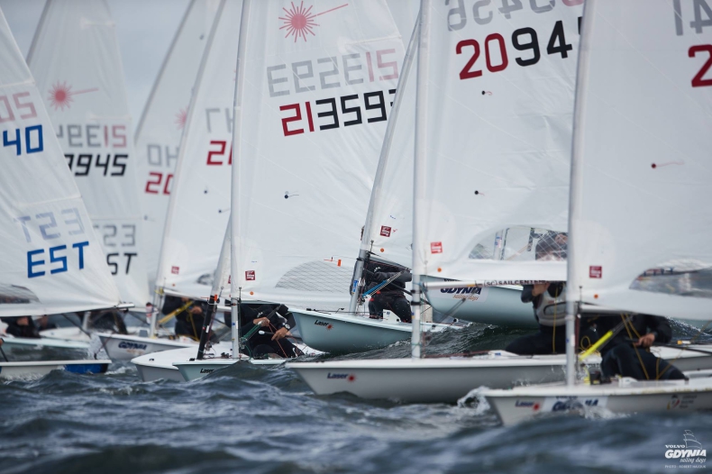 Gdynia Sailing Days – 212 żeglarzy w mistrzostwach świata juniorów w Laserze - GospodarkaMorska.pl