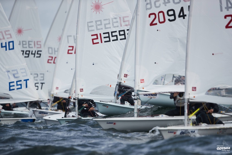 Gdynia Sailing Days – 212 żeglarzy w mistrzostwach świata juniorów w Laserze - GospodarkaMorska.pl