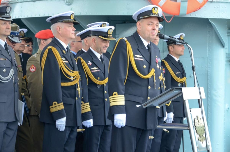 Przekazanie obowiązków dowódcy 3. Flotylli Okrętów - GospodarkaMorska.pl