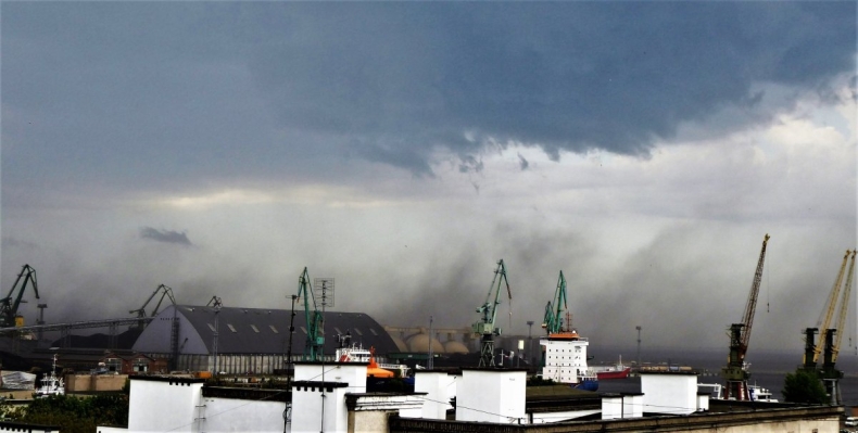 Prezydent Gdyni żąda rozwiązania problemu pyłu - GospodarkaMorska.pl