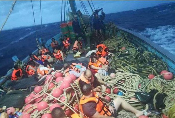 Tajlandia: 10 osób nie żyje po zatonięciu statku z turystami - GospodarkaMorska.pl
