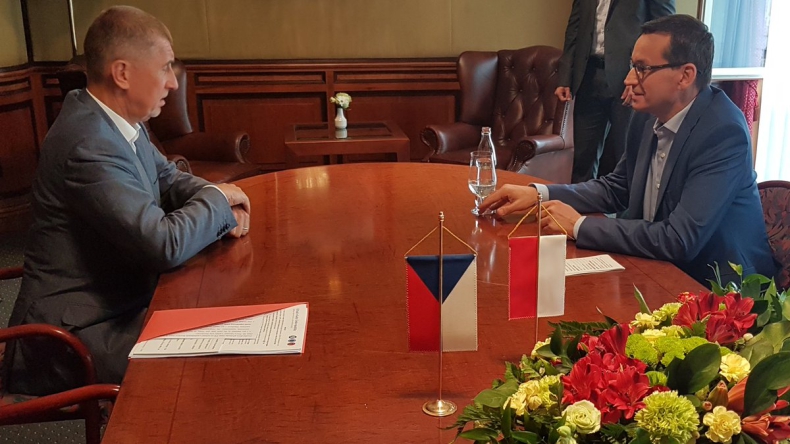 Premier Morawiecki przybył z wizytą do Czech - GospodarkaMorska.pl