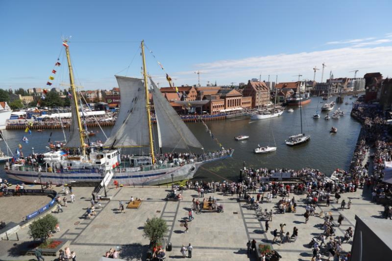 Parada żaglowców na zakończenie Baltic Sail 2018 (wideo) - GospodarkaMorska.pl