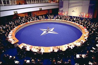 Szczyt NATO – nowe dowództwa, zdolności, wydatki, więź transatlantycka - GospodarkaMorska.pl