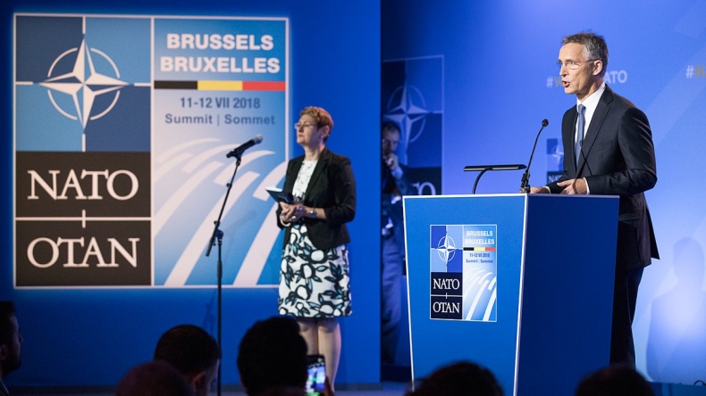 Szef NATO: Liczę, że w tym roku ośmiu członków wyda na obronność minimum 2 proc. PKB - GospodarkaMorska.pl