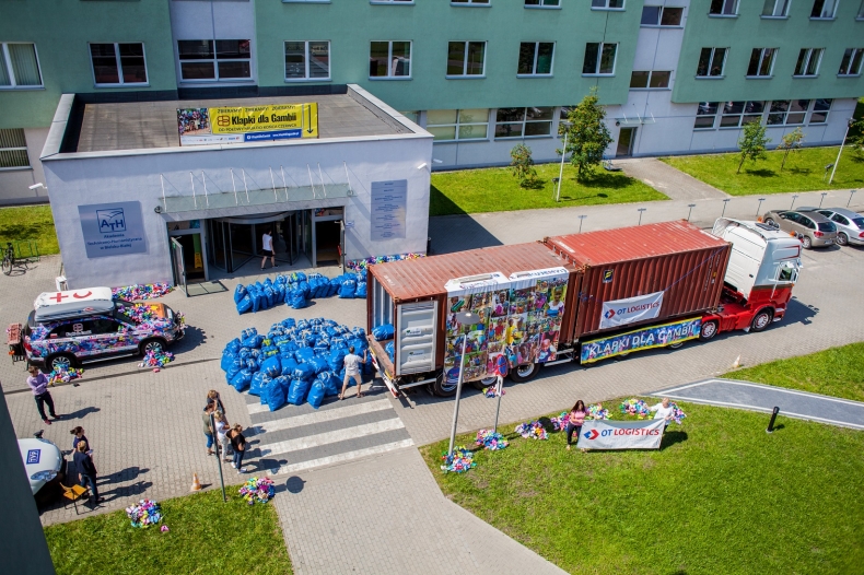 Nietypowy ładunek w drodze z Bielska-Białej do Gambii (foto) - GospodarkaMorska.pl