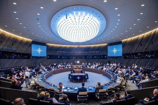 Media obawiają się wpływu relacji Trumpa z Putinem na NATO - GospodarkaMorska.pl