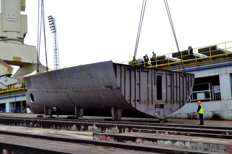 W Stoczni Szczecińskiej położono stępkę pod budowę luksusowego jachtu (foto) - GospodarkaMorska.pl