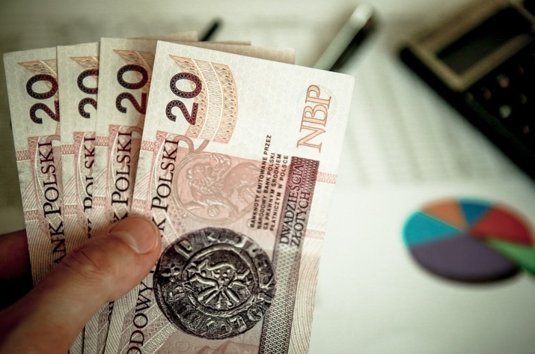 UE: KE podwyższyła prognozę wzrostu PKB Polski w 2018 r. do 4,6 proc. - GospodarkaMorska.pl