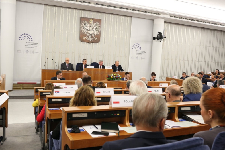 W Warszawie rozpoczął się III Szczyt Przewodniczących Parlamentów Państw Europy Środkowej i Wschodniej - GospodarkaMorska.pl
