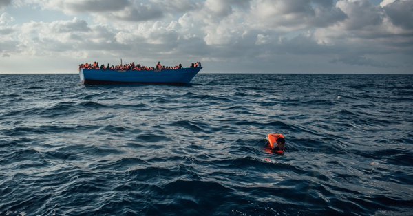 Włochy/MSW: Nie przyjmiemy łodzi z 450 nielegalnymi imigrantami - GospodarkaMorska.pl