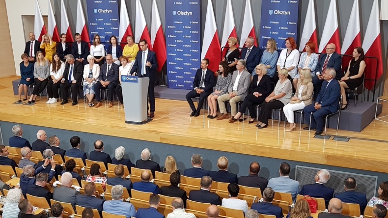 Premier: Nikt nas nie musi uczyć, czym jest demokracja - GospodarkaMorska.pl