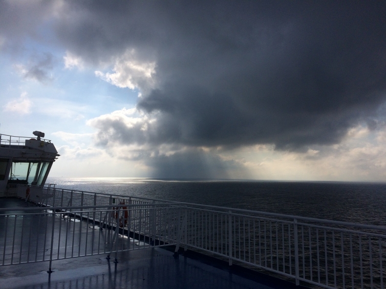 Belgia: Prom z Zeebrugge zawrócony, gdy odkryto na nim migrantów - GospodarkaMorska.pl