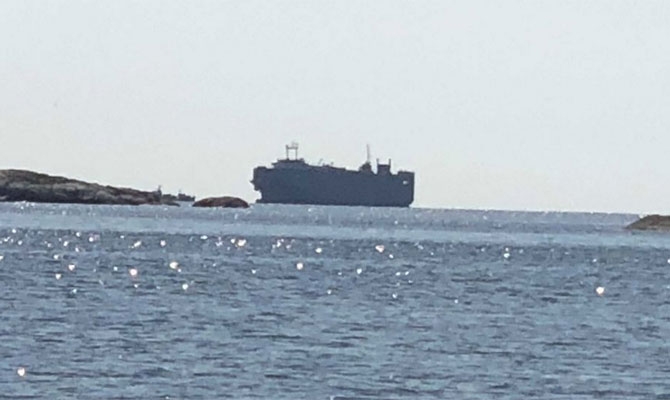 Szwecja - statek przewożący samochody utknął na mieliźnie - GospodarkaMorska.pl