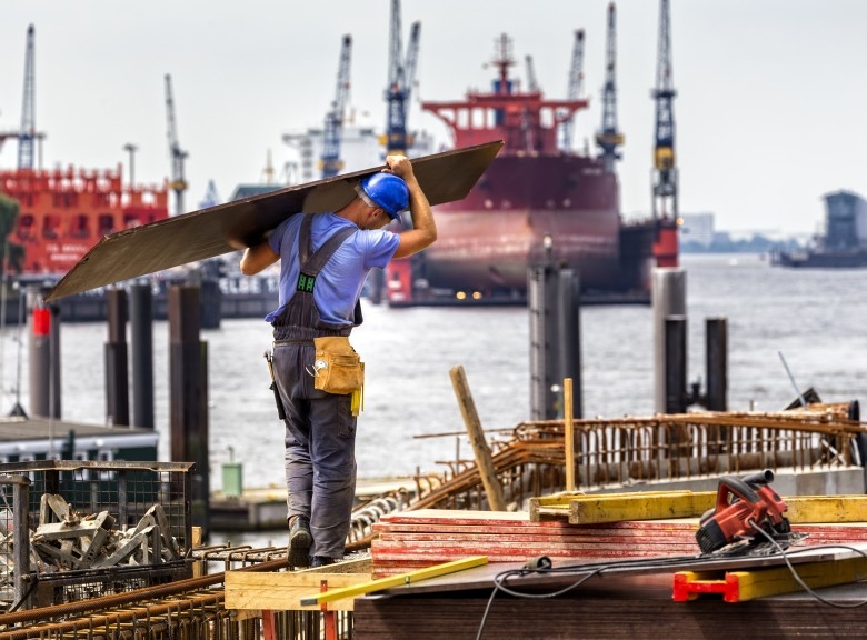 W Polsce pracuje coraz więcej cudzoziemców - GospodarkaMorska.pl