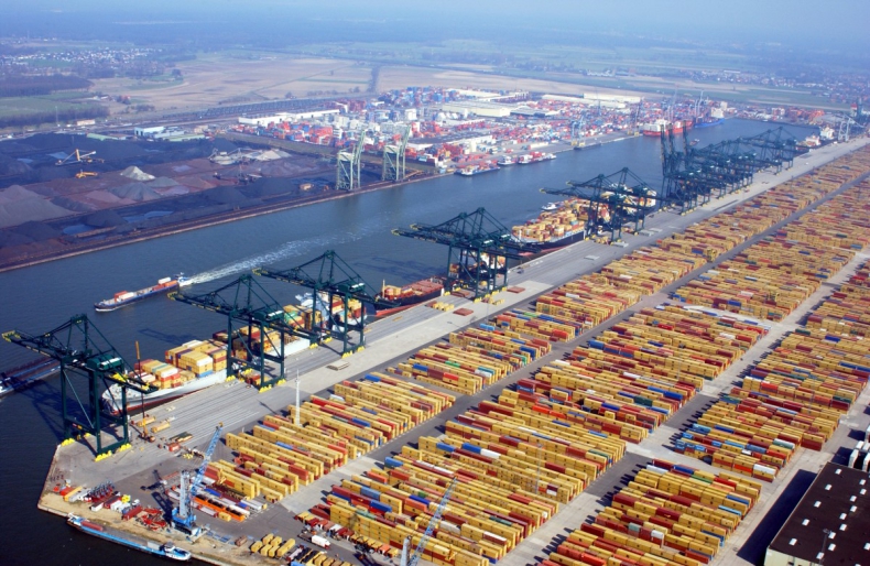 Port w Rotterdamie chce, by armatorzy płacili większe opłaty emisyjne - GospodarkaMorska.pl