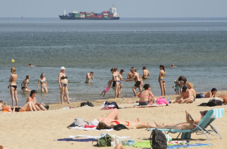 Pomorskie: Otwarte są wszystkie kąpieliska morskie - GospodarkaMorska.pl