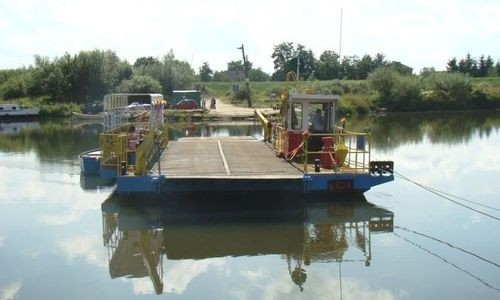 Małopolskie: Prom wznowił kursy na Wiśle w rejonie Spytkowic - GospodarkaMorska.pl