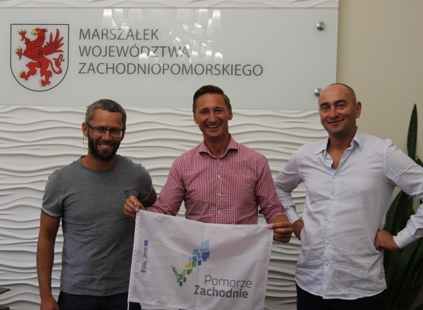 Żeglarze, którzy opłynęli świat. Dwie niezwykłe historie - GospodarkaMorska.pl