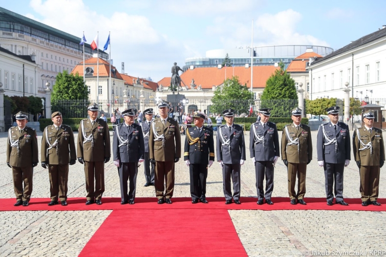 Kontradmirał Jerzy Krzysztof Jaworski awansowany na stopień wiceadmirała - GospodarkaMorska.pl