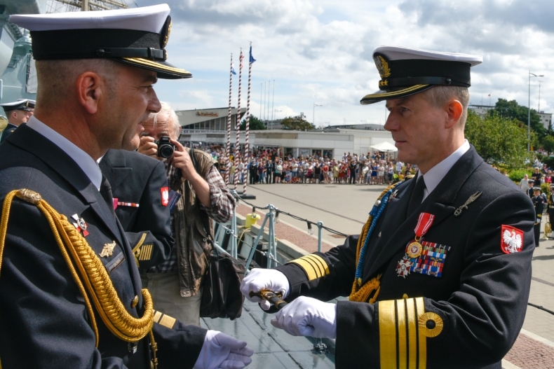 Wyrożnienienie dla Komendanta Portu Wojennego Gdynia - GospodarkaMorska.pl