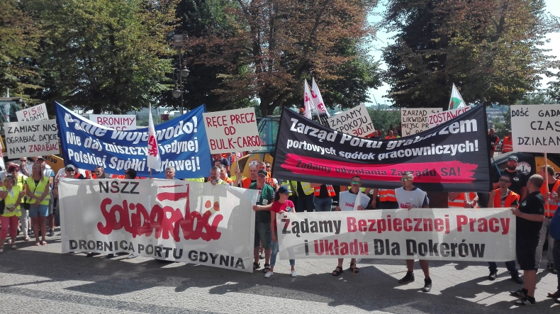 Szczecin: Protest związkowców w porcie - GospodarkaMorska.pl