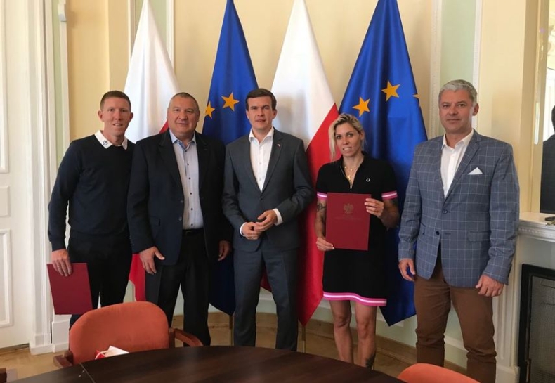 Mistrzyni Europy Zofia Klepacka u ministra sportu Witolda Bańki - GospodarkaMorska.pl