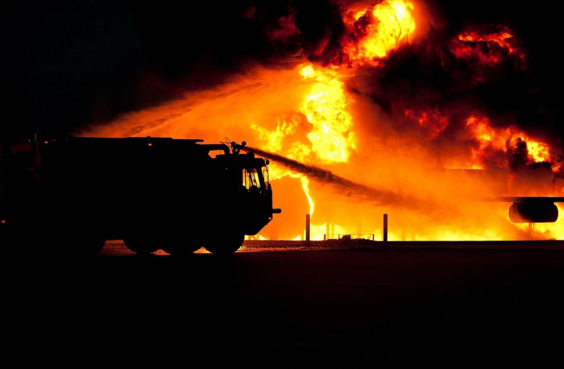 Niemcy: Eksplozja i pożar w rafinerii, osiem osób rannych - GospodarkaMorska.pl