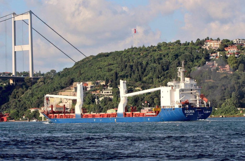 Syryjski statek przepłynął Bosfor mimo amerykańskich sankcji - GospodarkaMorska.pl