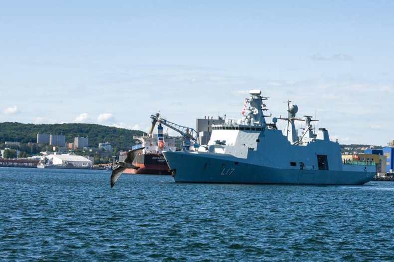 Błaszczak dla „Rzeczpospolitej”: Nie rezygnujemy z żadnego z programów modernizacji armii - GospodarkaMorska.pl