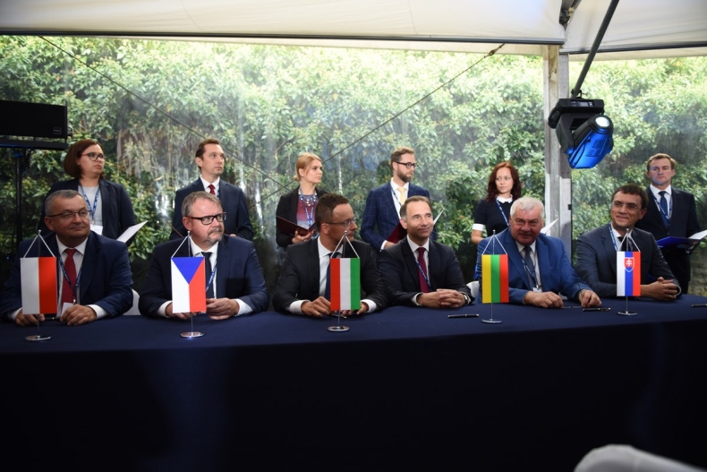 W Krynicy o połączeniach komunikacyjnych w Europie środkowowschodniej - GospodarkaMorska.pl