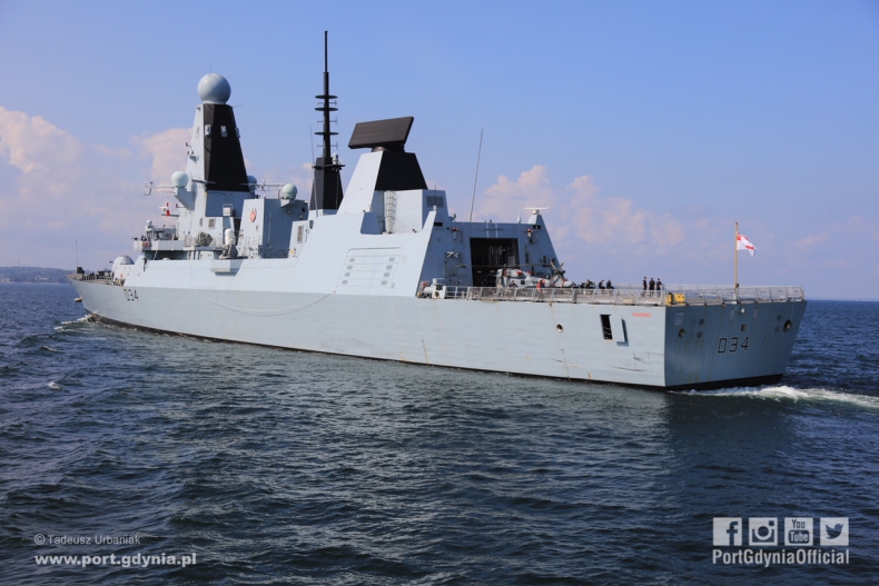 HMS Diamond w Porcie Gdynia (foto) - GospodarkaMorska.pl