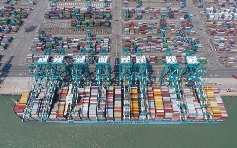 Kontenerowy rekord świata na Mumbai Maersk - GospodarkaMorska.pl