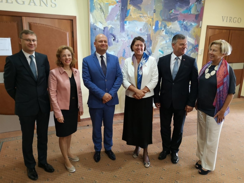 Słowik: Chcemy, by jak najwięcej środków na rozwój transportu znalazło się w kopertach narodowych - GospodarkaMorska.pl