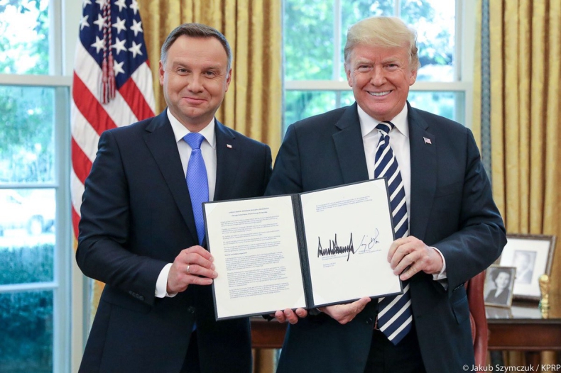 Polska i USA zobowiązują się do rozważenia wariantów wzmocnienia militarnej roli USA w Polsce - GospodarkaMorska.pl