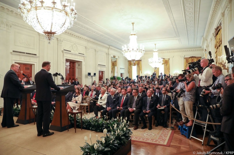 Węgry: Prasa o spotkaniu Duda-Trump: Warszawa ubiegła Budapeszt - GospodarkaMorska.pl