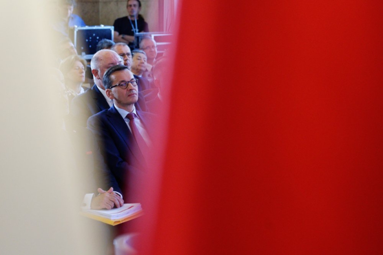 Premier Morawiecki przybył do Salzburga na nieformalny szczyt UE - GospodarkaMorska.pl