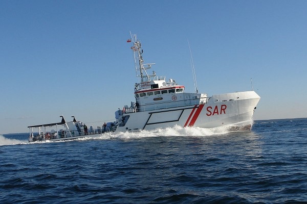 Ustka: Czworo dzieci uratowanych, po tym jak dwa jachty wywróciły się na morzu - GospodarkaMorska.pl