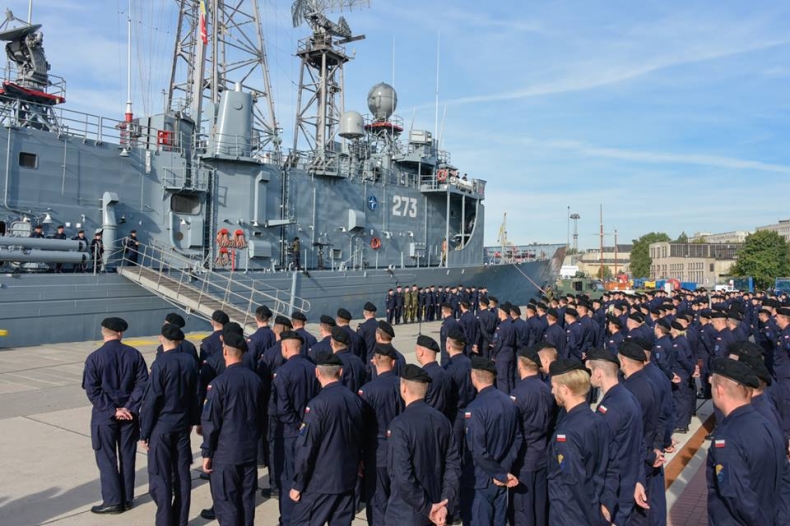 Francja: Szczątki wiceadmirała Józefa Unruga zostaną sprowadzone do Polski - GospodarkaMorska.pl